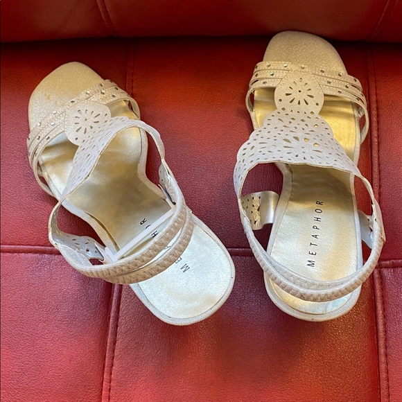 Sandal - Picture 5 of 6